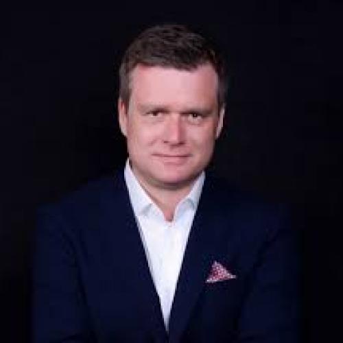 Lars Rottweiler-founder of mbanq leading the fintech Revolution